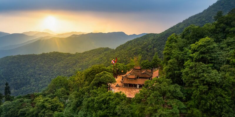 Những trải nghiệm không thể bỏ lỡ tại chùa Hoa Yên