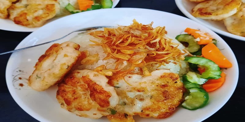 Tinh hoa ẩm thực gói trọn trong món xôi chả mực Hạ Long